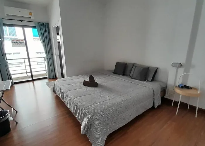 Sleepy-homey Don Mueang Airport Hostel *